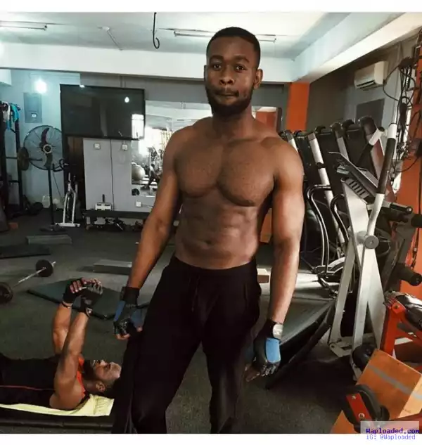 Music Producer, Sarz, Shows Off His Abs & Sexy Body In New Photos